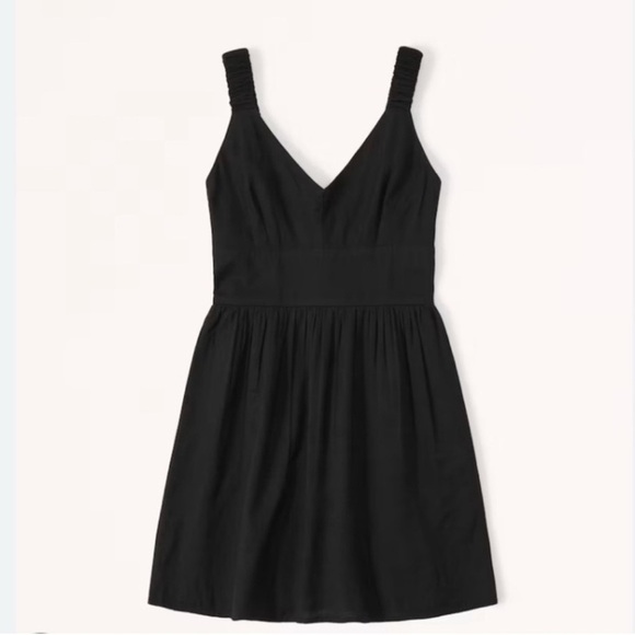Abercrombie & Fitch Dresses & Skirts - Abercrombie And Fitch Scrunchie Strap V-Neck Skort Dress
